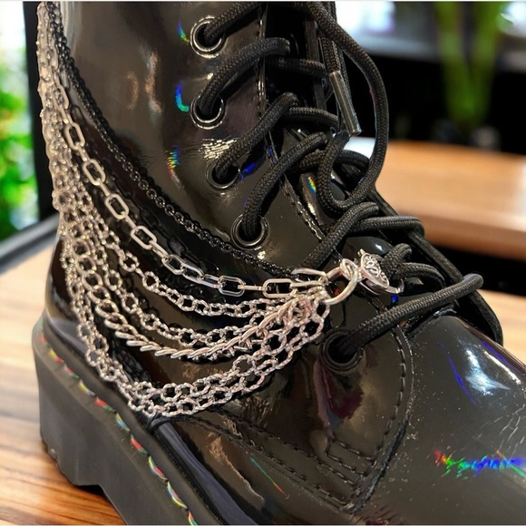 Boot chain, multiple boot chain, one boot chain, silver and black boot chain. - Picture 9 of 10
